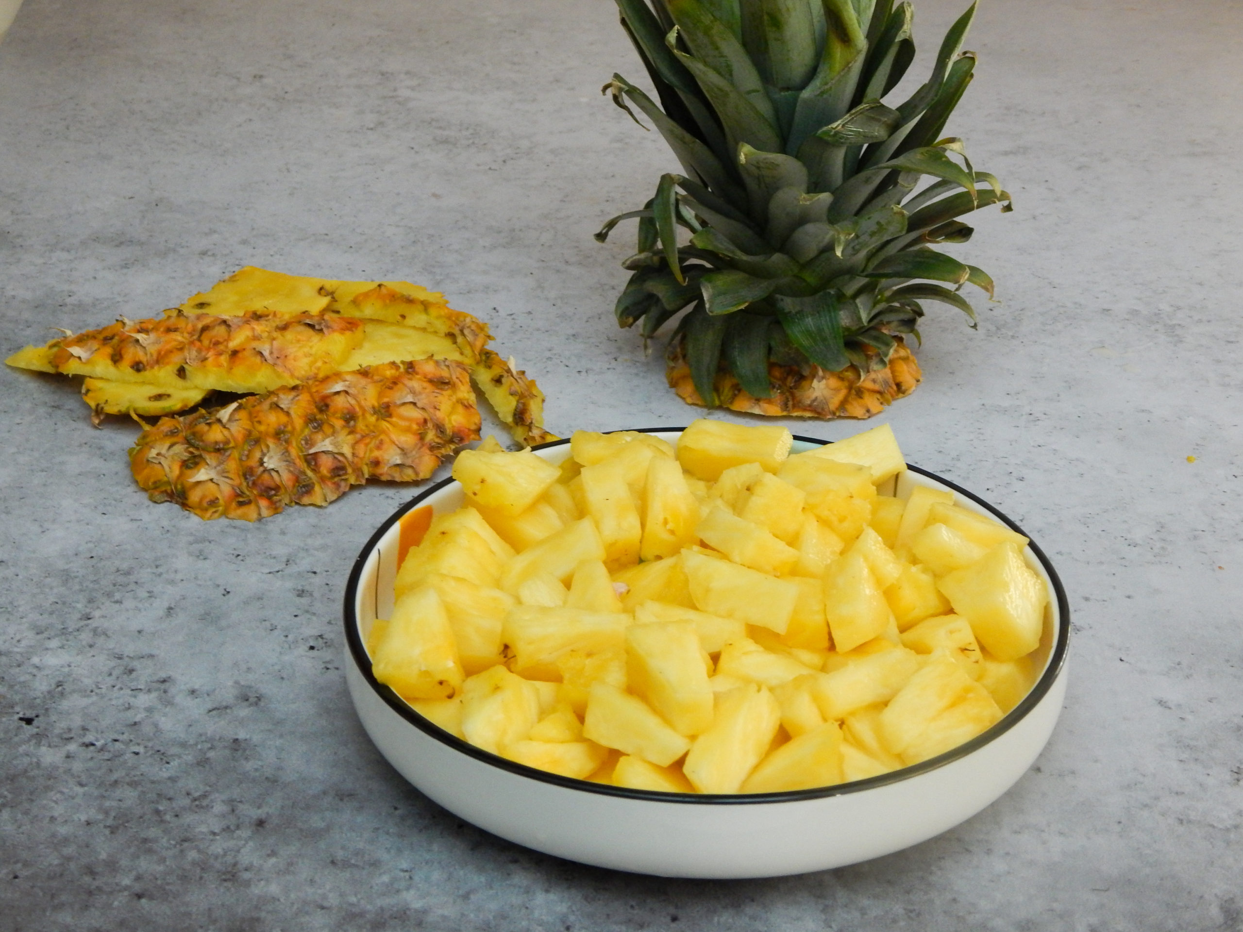 How to peel & cut a pineapple