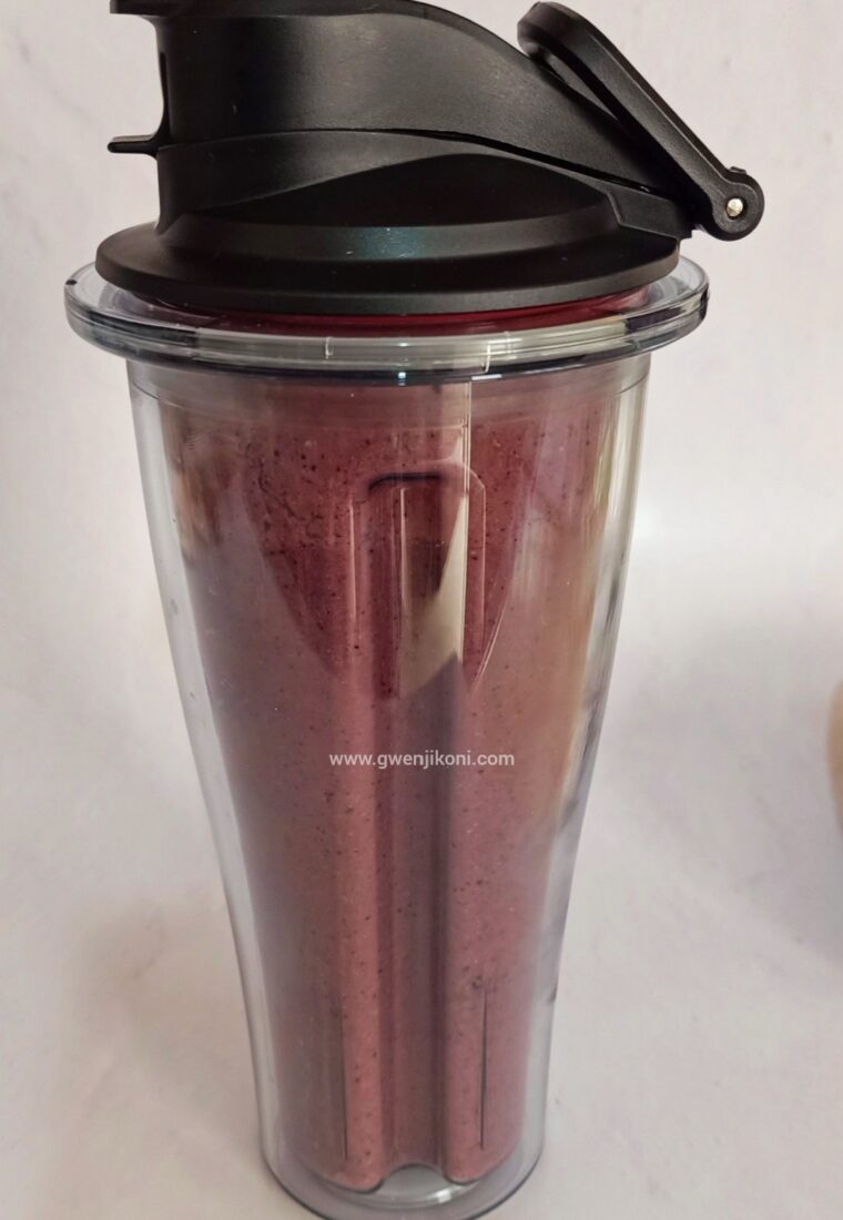Mixed berry & spinach smoothie